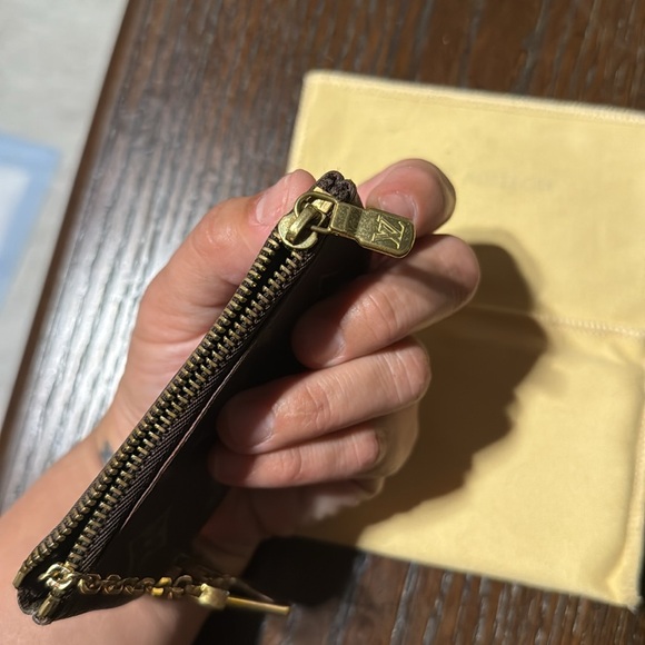 AUTHENTIC LOUIS VIUTTON KEY CLES - Picture 3 of 13